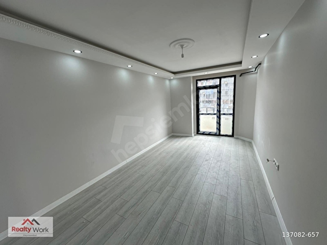 PRESTİJLİ KONUMDA ATATÜRK CADDESİNDE CEPHE 2+1 SATILIK ARA KAT DAİRE