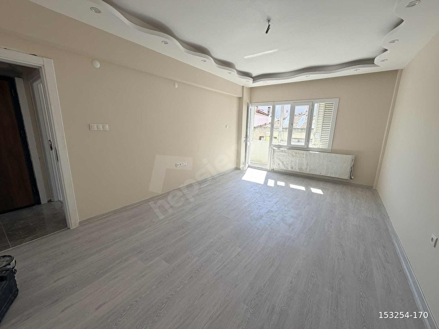 KARŞIYAKA BAHARİYEDE KOMPLE TADİLATLI GENİŞ 2+1 DAİRE - Görsel 8