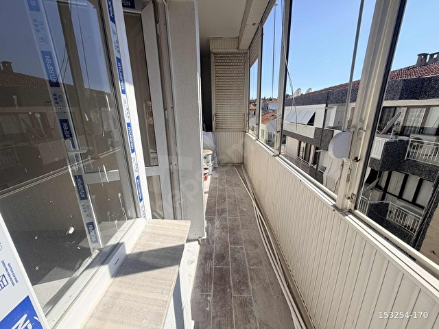 KARŞIYAKA BAHARİYEDE KOMPLE TADİLATLI GENİŞ 2+1 DAİRE - Görsel 12