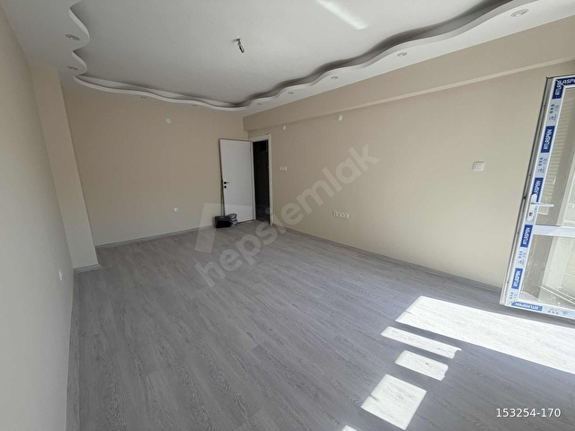 KARŞIYAKA BAHARİYEDE KOMPLE TADİLATLI GENİŞ 2+1 DAİRE - Görsel 9