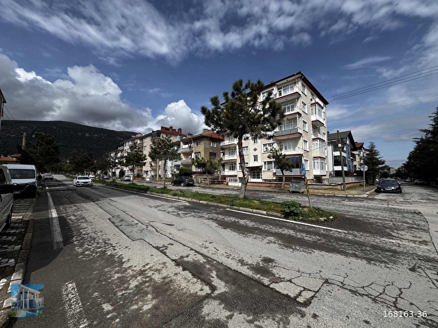 BUDAKTAN KOŞUYOLUNDA SATILIK CADDE CEPHELİ BAKIMLI 2+1 DAİRE - Görsel 29