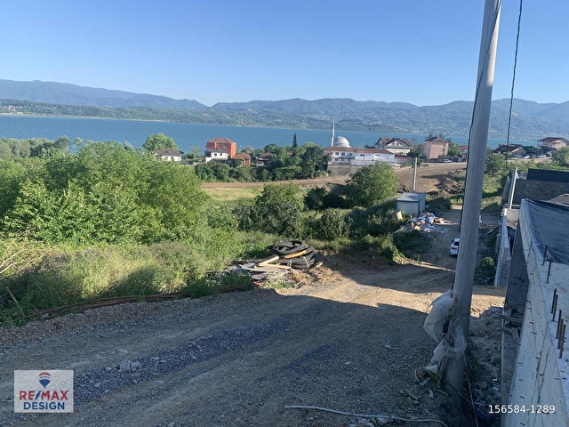 REMAX DESİGN SERDİVAN ESENTEPE GÖL MANZARALI VİLLA İMARLI ARSA - Görsel 3