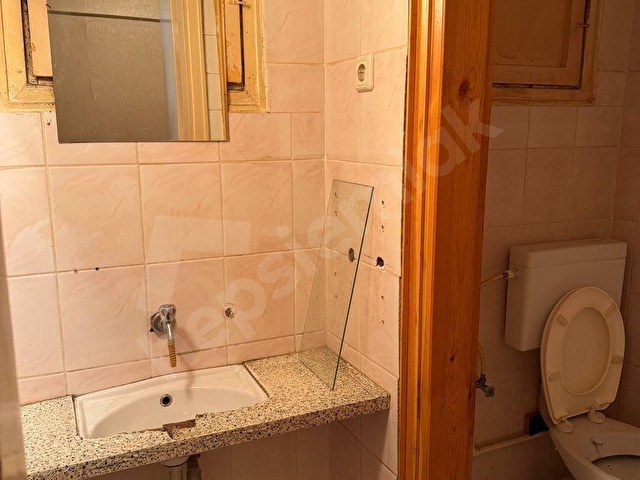 Konak Milli Kütüphane Caddesi Üzerinde Saat Kulesine Çok Yakın Kiralık İşyeri Ofis İşhanında - Görsel 7