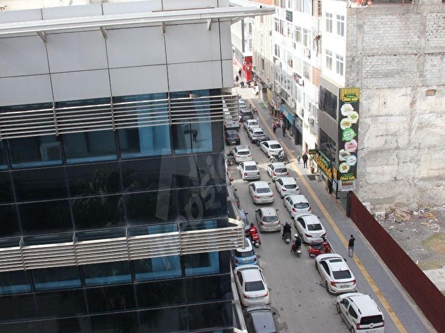 HATAY İSKENDERUN  SAVAŞ MAH SİNDE AKBANK BİTİŞİĞİ SÜMERHAN APT KİRALIK 90M2 LÜKS OFİS - Görsel 3