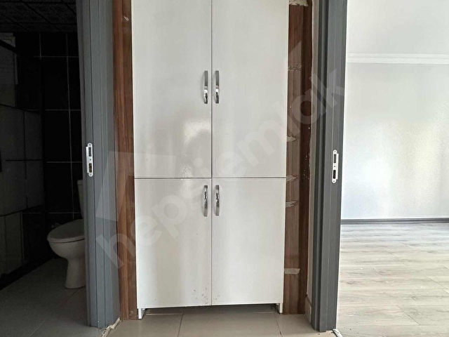 HASTANE YAKINI SİTE İÇERİSİNDE FERAH VE KULLANIŞLI YÜKSEK GİRİŞ - Görsel 26