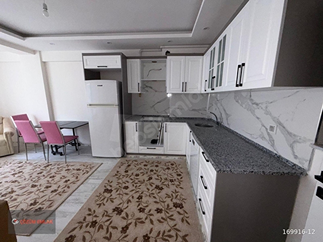 ÇÖZÜM EMLAKTAN MURADİYEDE CADDEYE YAKIN 2+1 EŞYALI DAİRE - Görsel 4