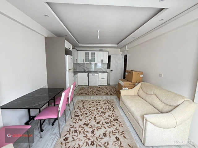 ÇÖZÜM EMLAKTAN MURADİYEDE CADDEYE YAKIN 2+1 EŞYALI DAİRE