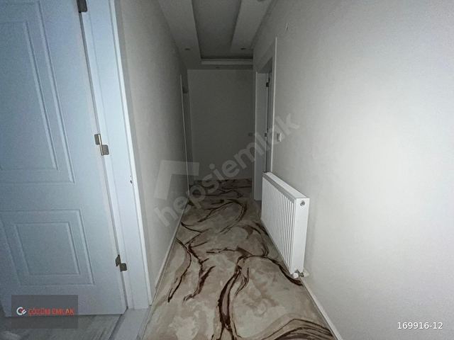 ÇÖZÜM EMLAKTAN MURADİYEDE CADDEYE YAKIN 2+1 EŞYALI DAİRE - Görsel 17