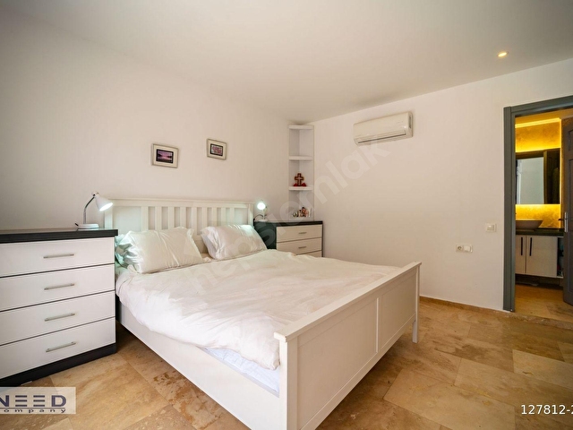 Kalkanda Geniş Bahçeli, Isıtmalı Havuzlu, 5 Yatak Odalı Villa - Görsel 21