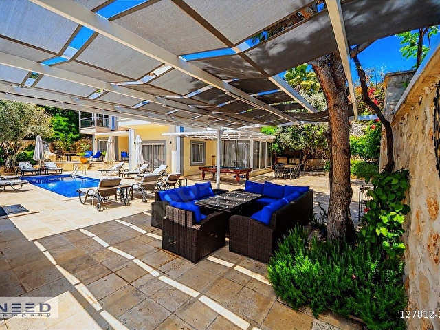 Kalkanda Geniş Bahçeli, Isıtmalı Havuzlu, 5 Yatak Odalı Villa - Görsel 9