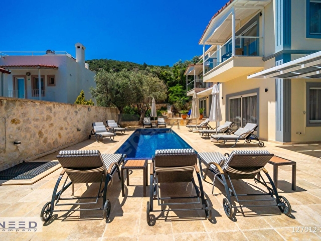 Kalkanda Geniş Bahçeli, Isıtmalı Havuzlu, 5 Yatak Odalı Villa - Görsel 11
