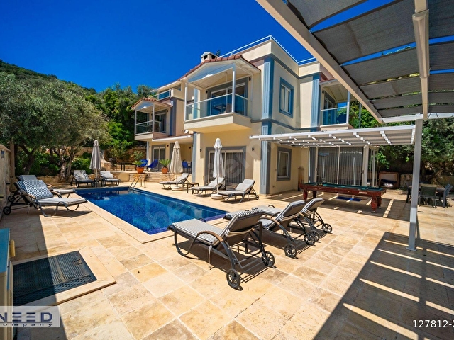 Kalkanda Geniş Bahçeli, Isıtmalı Havuzlu, 5 Yatak Odalı Villa - Görsel 10