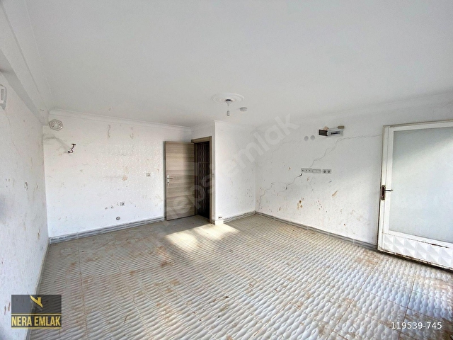 ARAÇ TAKASLI/BOSTANCIK CAD PARELELİ OTOPARK OLAN DÜZ 30m2 DÜKKAN - Görsel 6