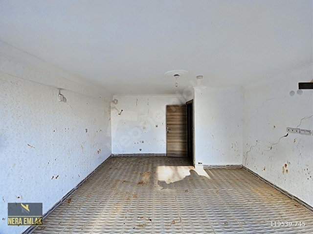 ARAÇ TAKASLI/BOSTANCIK CAD PARELELİ OTOPARK OLAN DÜZ 30m2 DÜKKAN - Görsel 5