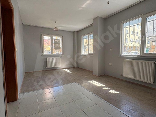 ROTADAN_FATİH_CAMİ KARŞISI_GENİŞ_KULLANIŞLI_2+1_ARA_KAT_DAİRE - Görsel 8