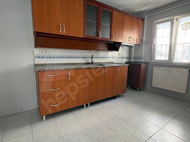 ROTADAN_FATİH_CAMİ KARŞISI_GENİŞ_KULLANIŞLI_2+1_ARA_KAT_DAİRE - Görsel 4