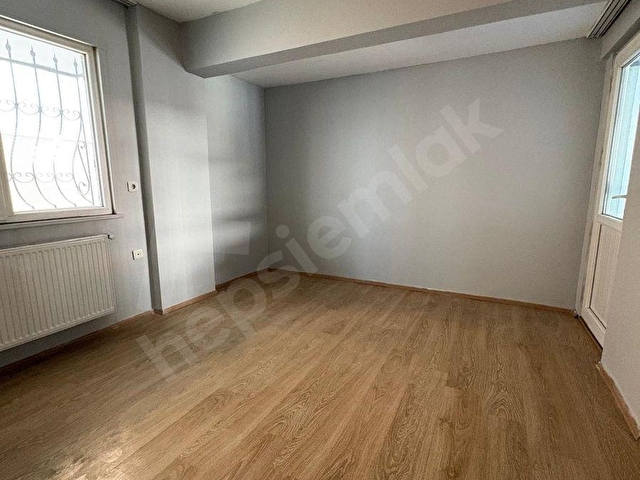 ROTADAN_FATİH_CAMİ KARŞISI_GENİŞ_KULLANIŞLI_2+1_ARA_KAT_DAİRE - Görsel 15