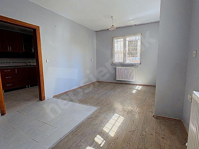 ROTADAN_FATİH_CAMİ KARŞISI_GENİŞ_KULLANIŞLI_2+1_ARA_KAT_DAİRE - Görsel 10
