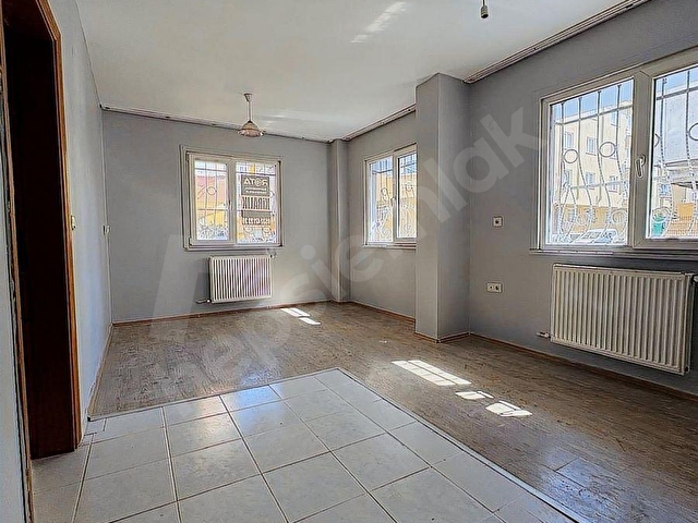 ROTADAN_FATİH_CAMİ KARŞISI_GENİŞ_KULLANIŞLI_2+1_ARA_KAT_DAİRE - Görsel 6