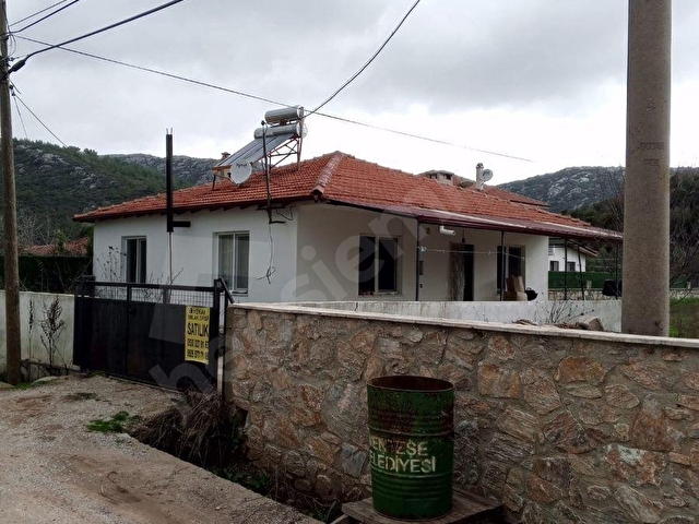 MUĞLA MENTEŞE YENİCE MAHALLESİNDE SATILIK EVİ OLAN TARLA