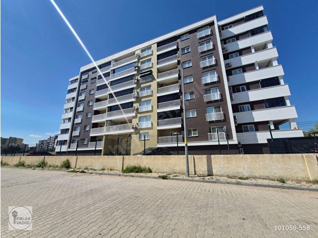 YILDIZTEPE MAH.DE HAVUZLU SİTE İÇİNDE ARA KAT 3+1 SATILIK DAİRE - Görsel 4