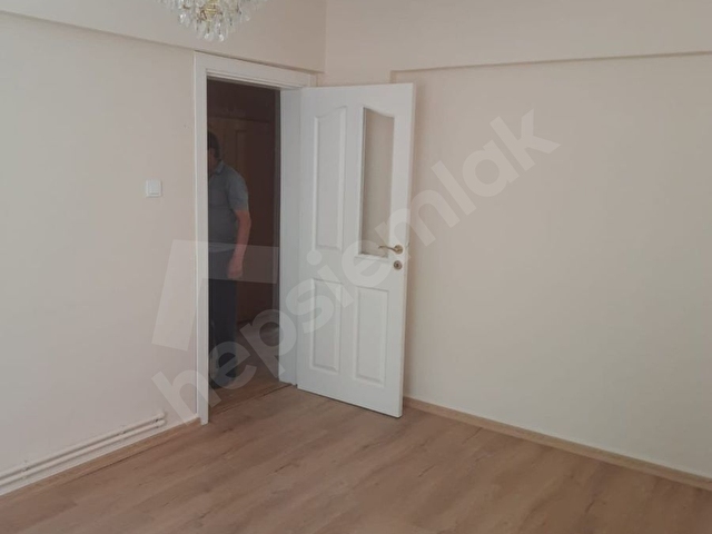 Gözde sitesi A blok komple Yapılı 1. Kat garajlı - Görsel 12