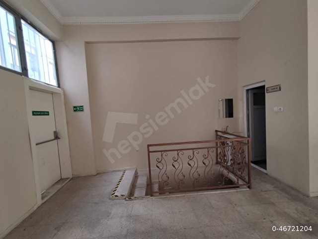 AVM ARKASI 266M²DEPOLU SATILIK DÜKKAN - Görsel 6