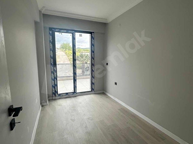 Menemende Satılık 2+1 Teraslı Lüks Kapalı Mutfak Daire - Görsel 3