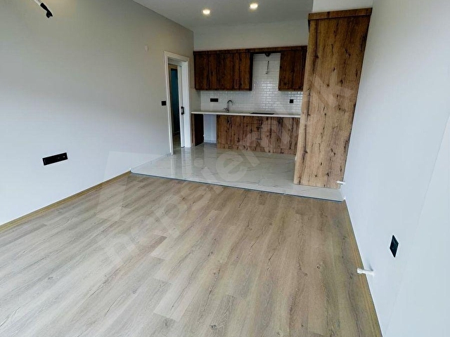 GÜZELÇAMLIDA SATILIK 2 + 1 BAHÇE KATI DAIRE