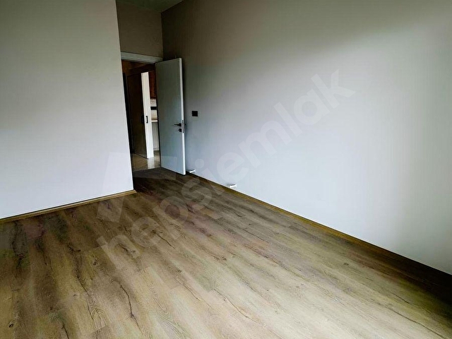 GÜZELÇAMLIDA SATILIK 2 + 1 BAHÇE KATI DAIRE - Görsel 4