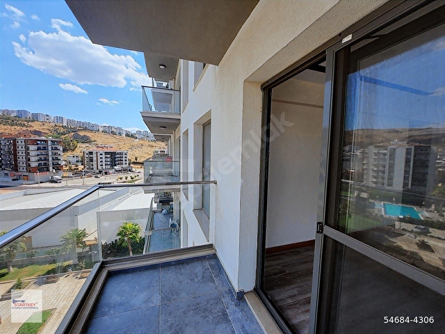 Çiğli Uğur Mumcu Marka 333 Sitesinde Havuz Manzaralı 2+1 Daire - Görsel 19