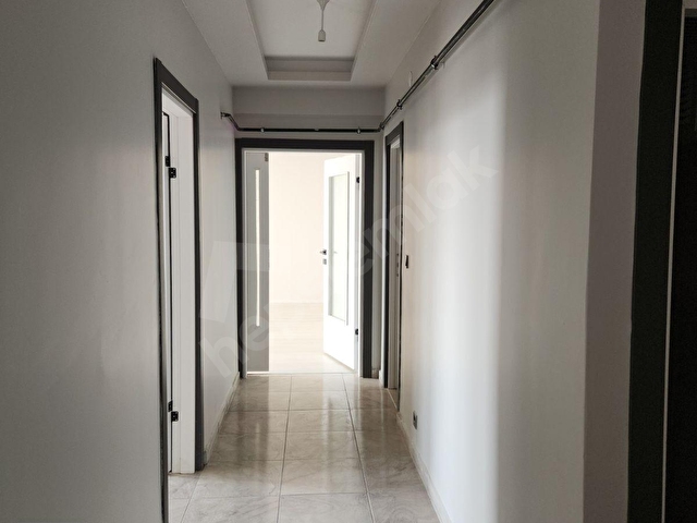 GÜVEN EMLAKTAN SATILIK 140 m² GENİŞ 3+1 DAİRE - Görsel 16