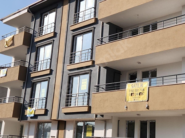 GÜVEN EMLAKTAN SATILIK 140 m² GENİŞ 3+1 DAİRE - Görsel 3