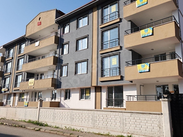 GÜVEN EMLAKTAN SATILIK 140 m² GENİŞ 3+1 DAİRE - Görsel 2