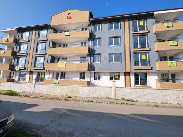 GÜVEN EMLAKTAN SATILIK 140 m² GENİŞ 3+1 DAİRE