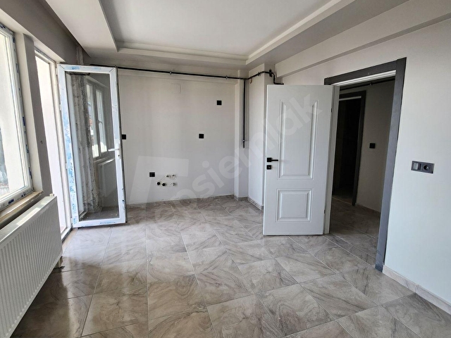 GÜVEN EMLAKTAN SATILIK 140 m² GENİŞ 3+1 DAİRE - Görsel 11