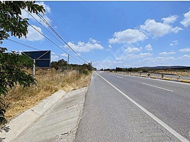 Ayvalık İzmir-Çanakkale yolunda imara yakın Satılık Zeytinlik vasfında arsa - Görsel 3