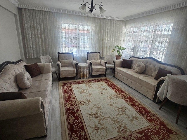 ZİRVE GAYRİMENKULDEN KURTULUŞ MAHALLESİNDE 3+1SATILIK DAİRE 📌