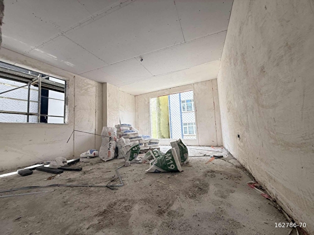 KEMERBURGAZ CADDESİNE 50METRE SIFIR BALKONLU 3+1 ASANSÖRLÜ DAİRE - Görsel 4