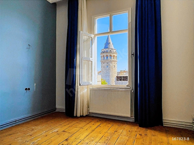 Galata Kulesi Manzaralı Tarihi Binada 3+1 Kiralık Daire - Görsel 2