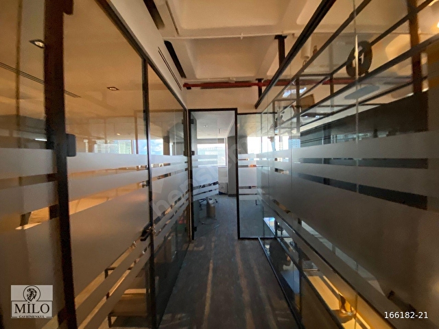 MASLAK METRO ÇIKIŞI 450 M2 DEKORASYONLU OFİS - Görsel 15