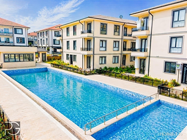 KARASUDA SİTE İÇERİSİNDE YATIRIM VE TATİL FIRSATLI SIFIR DAİRE!