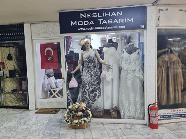 KADIKÖY ALTIYOLDA EFES İŞ MERKEZİNDE DÜKKAN