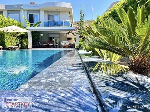 Çeşme Pırlanta Plajında Denize Sıfır Villa - Görsel 23