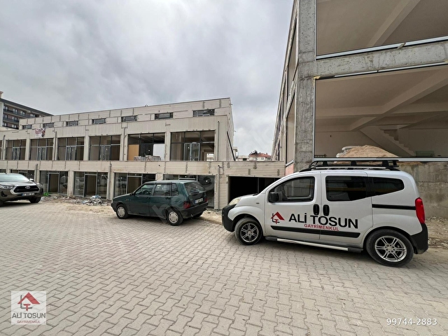 ALİ TOSUNDAN TİCARETİN KALBİNDE KENT MEYDANI ASMAKATLI DÜKKAN