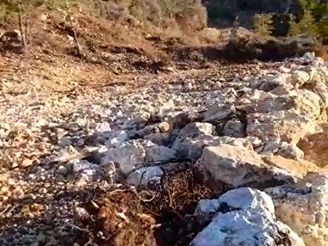 ALTINYAKADA YOLA CEPHELİ SATILIK TARLA - Görsel 3