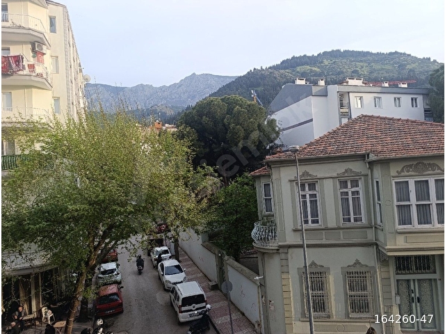 Manisa Merkez Şehzadeler İlçesi Çarşı Mahallesinde Kiralık Arakat - Görsel 2