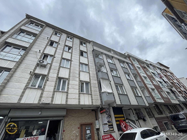 EMSELLERE GÖRE ÇOK UYGUN CADDEYE 2 PARSEL 2+1 YATIRIMLIK