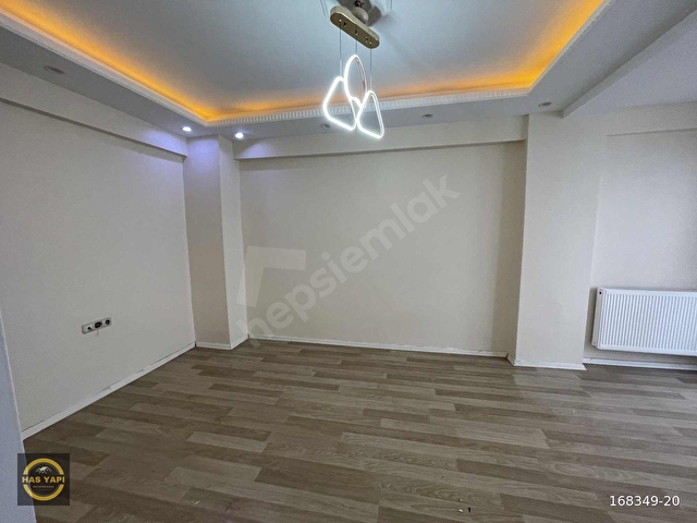 EMSELLERE GÖRE ÇOK UYGUN CADDEYE 2 PARSEL 2+1 YATIRIMLIK - Görsel 21