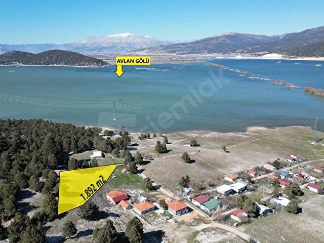 BLC GAYRİMENKULDEN AVLAN MAHALLESİNDE 1894m² GÖL MANZARALI ARSA - Görsel 3